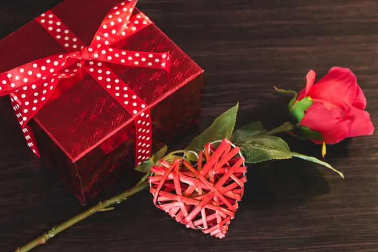Anniversary Gifts by Fortune Gifting Palace